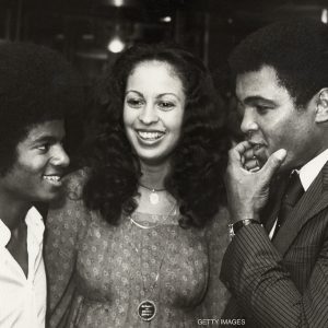 Michael Jackson, Veronica Ali, and Muhammad Ali at tennis tournament in 1977.